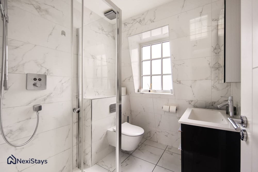 5 Mins Walk to Bond Street Marylebone Townhouse