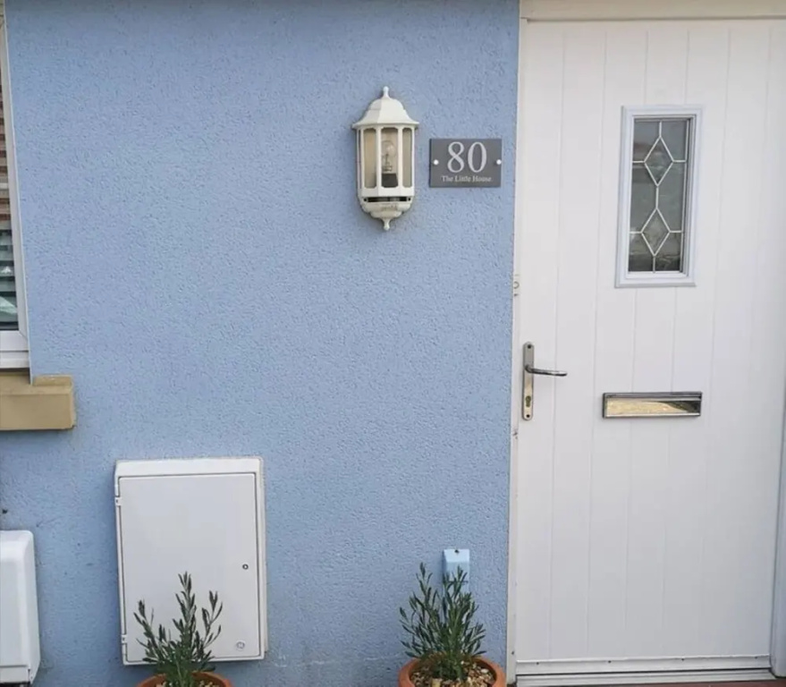 The Little House, boutique home near the sea