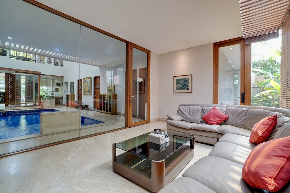 OYO 95214 Ohana Residence Karawaci