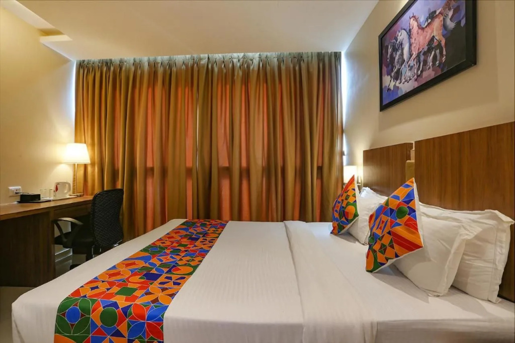 FabHotel Royal International - Nr Mumbai International Airport