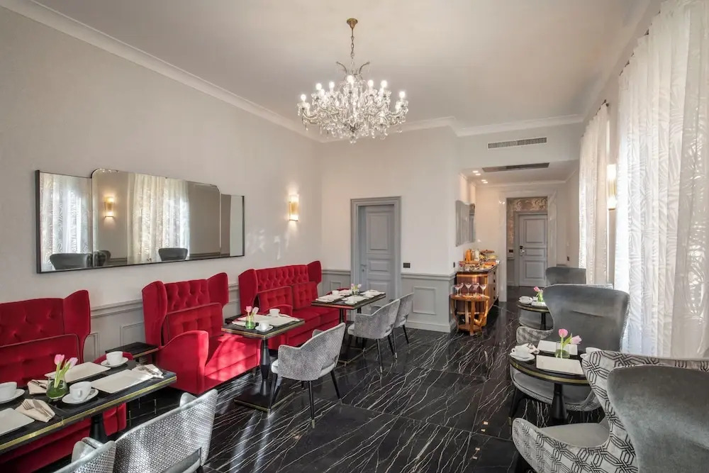 The Inn at the Spanish Steps Elegant Collection - GioielloJewel