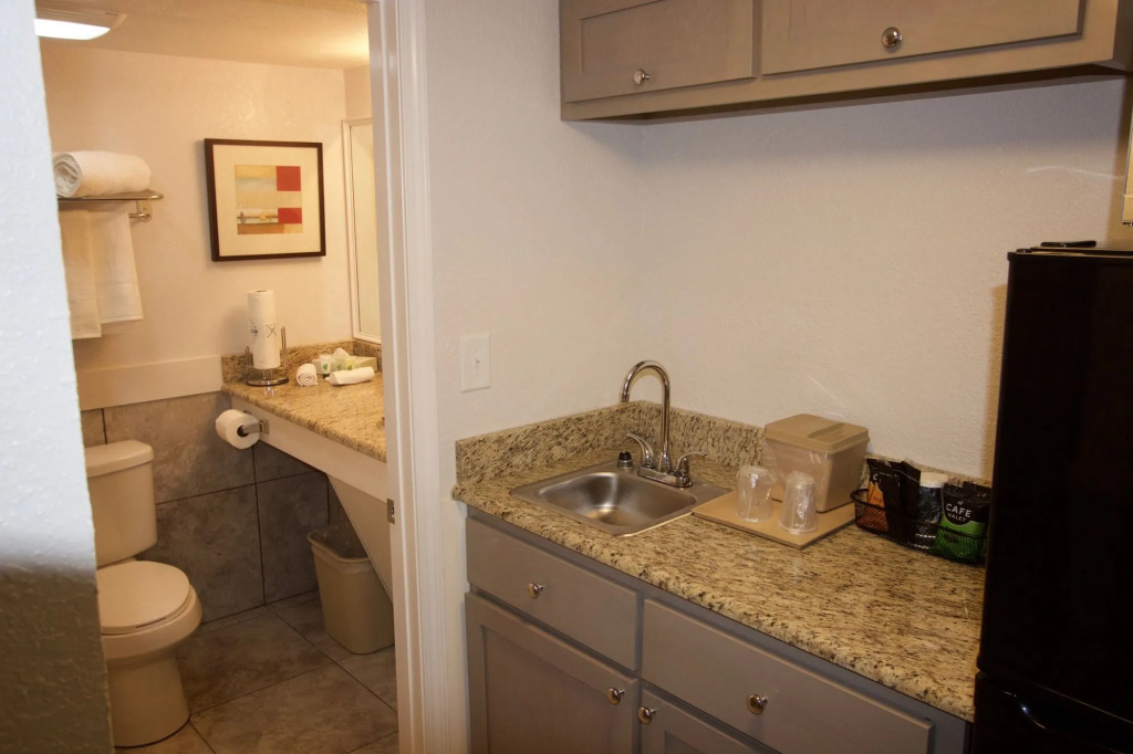 At Home Inn - Pensacola