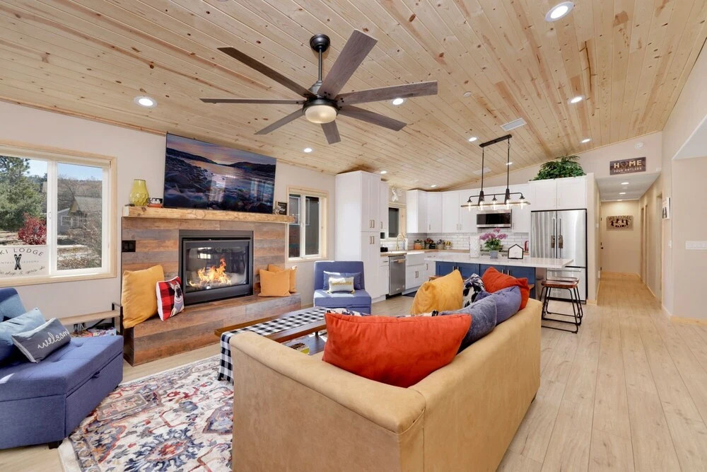 2088-cloud On Villa Grove 3 Bedroom Home by Redawning