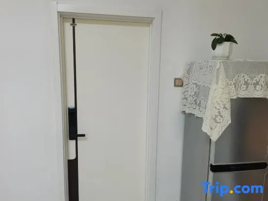 Jingjiang Homestay (Jiangbian Square)