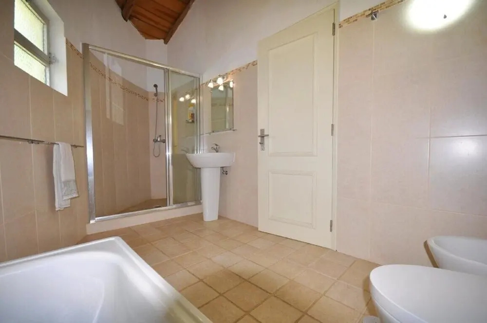 Fantastic outdoor area, private pool, Tennis Court Golf Practice Facility
