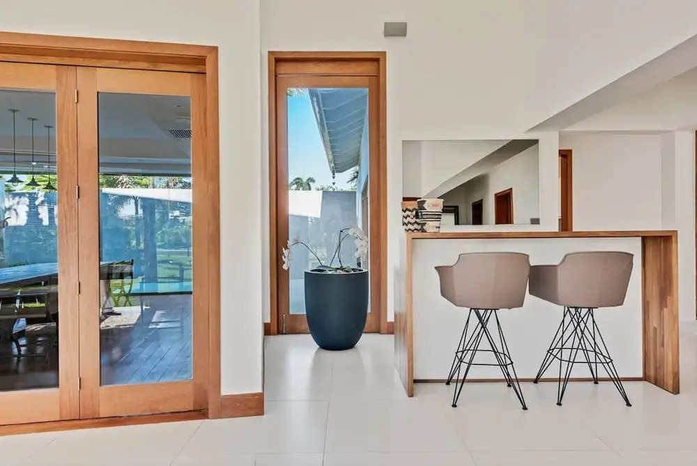 Modern Oasis Stunning Views of Golf Course River