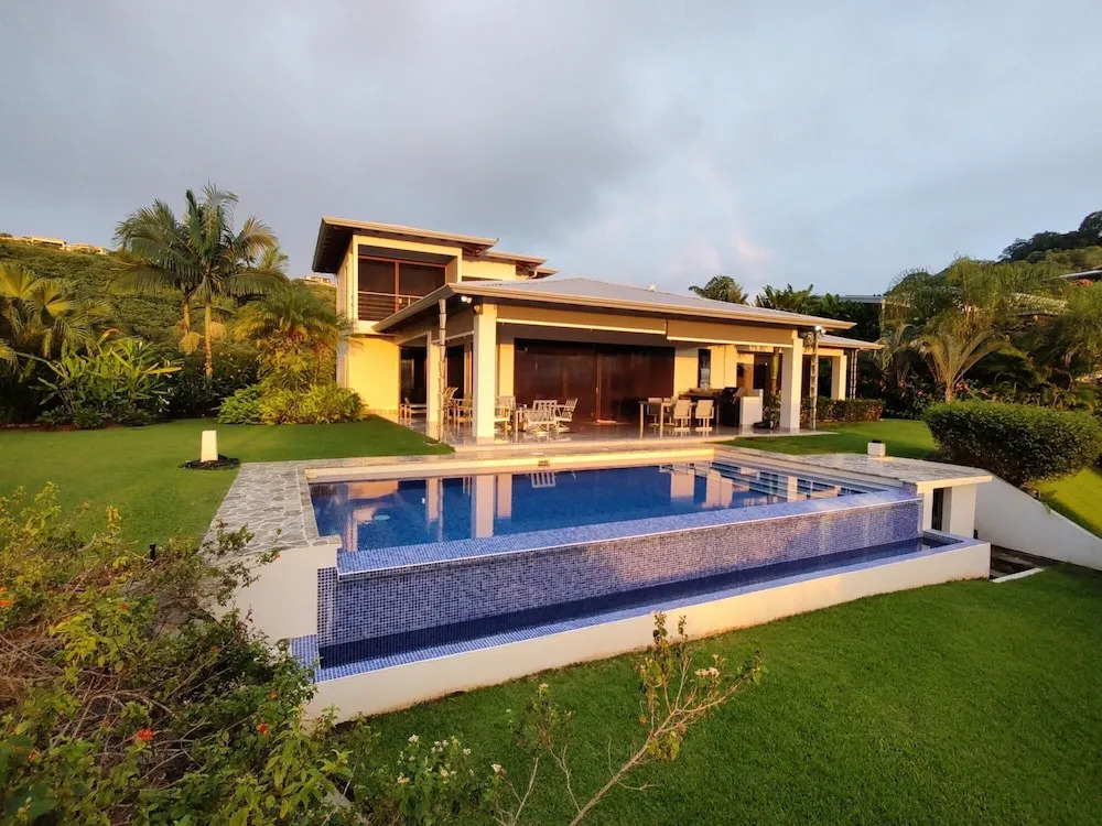 Hacienda Jaguar - by Pura Villas