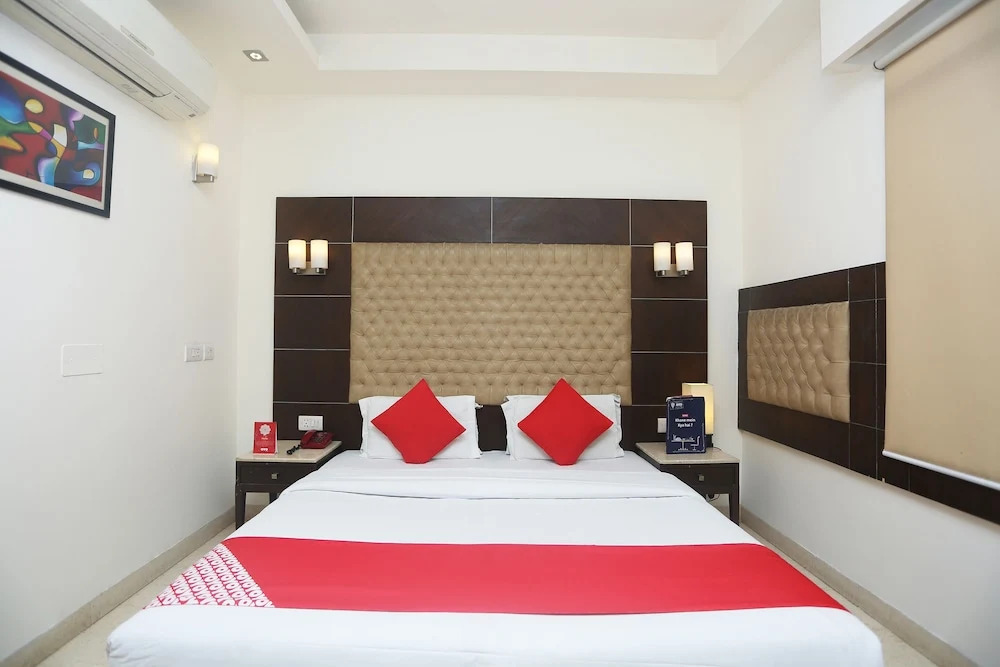 OYO Flagship Hotel VN Inn