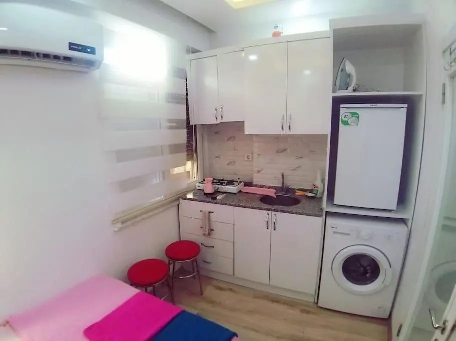 A TINY FLAT IN OLD TOWN AREA 850€ Per mounth