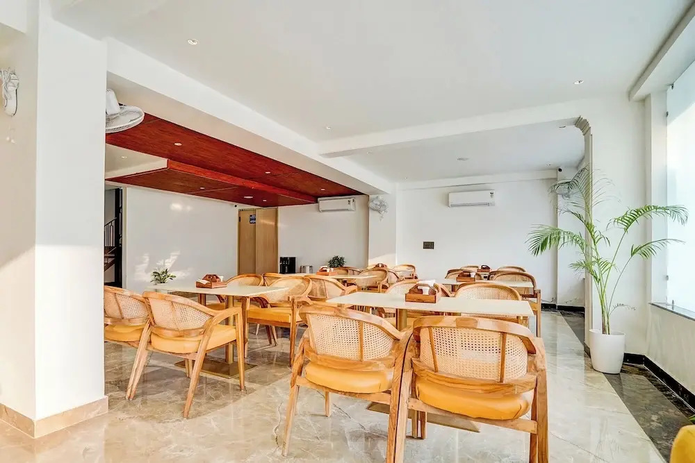 FabHotel Amrit Luxury Inn- Near Candor Tech Space