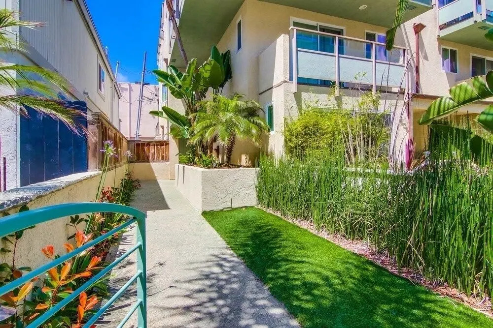 South Beach 3 Bedrooms 3 Bathrooms Townhouse