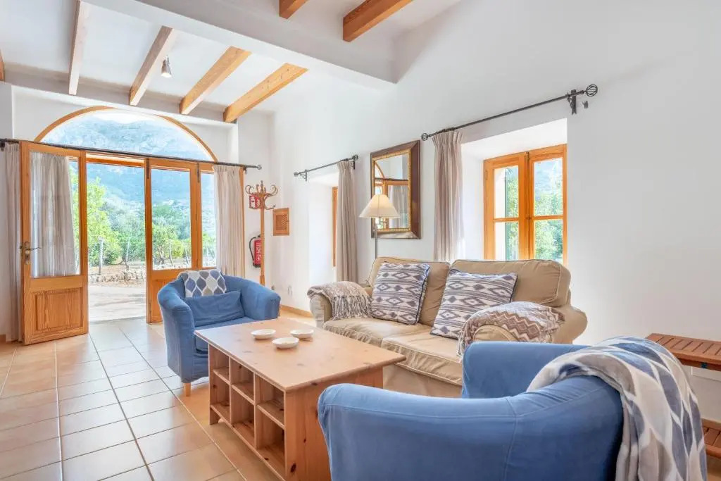 Deià semi-detached sunny country house, near GR221