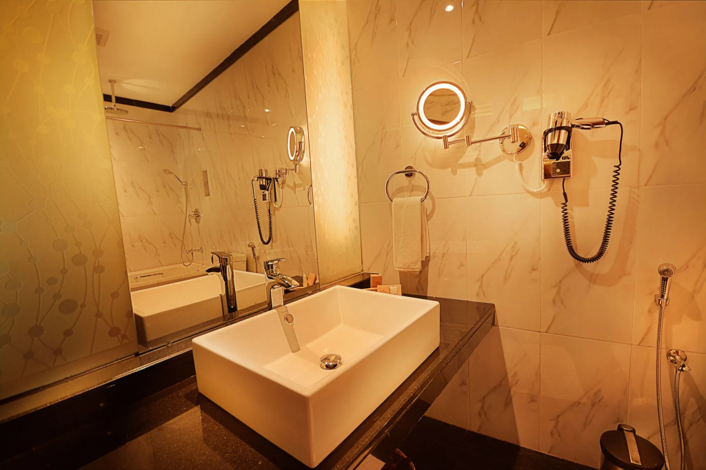 Earls Regent Hotel