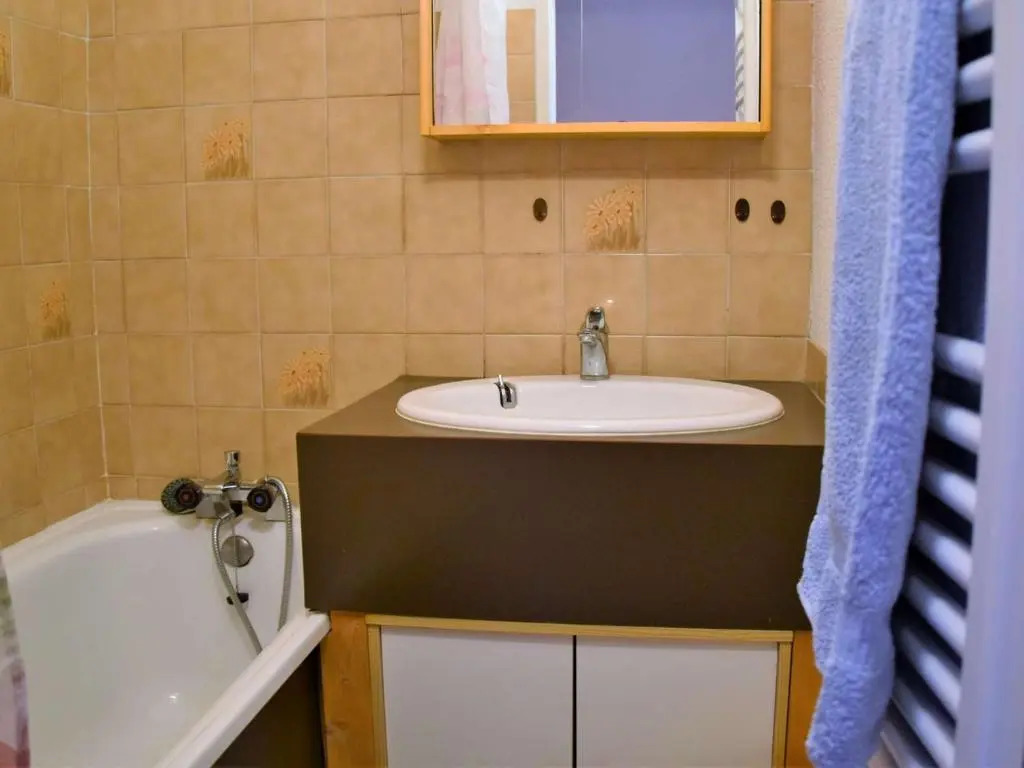 Appartement Risoul, 1 pièce, 4 personnes - FR-1-330-57
