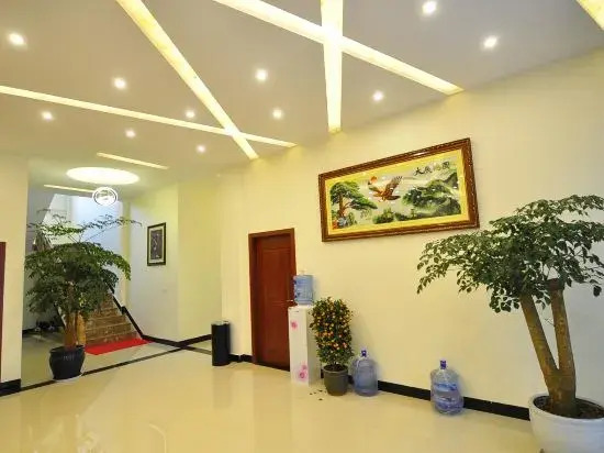 Luoping Buyi Inn