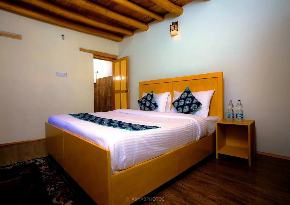 TIH Chomal Huts