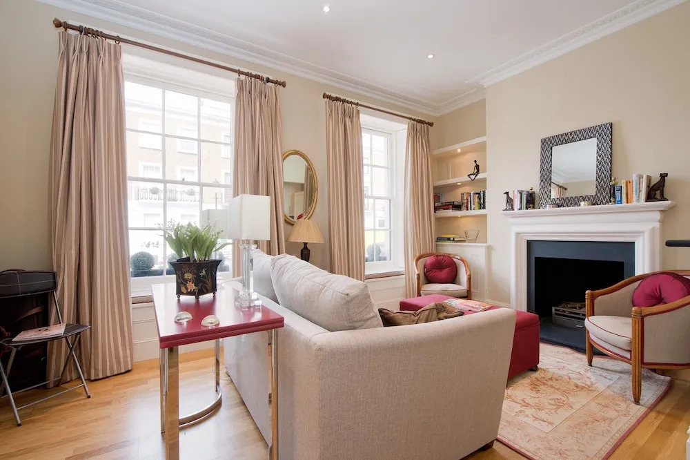 1 Bedroom Apartment in Chelsea Accommodates 2
