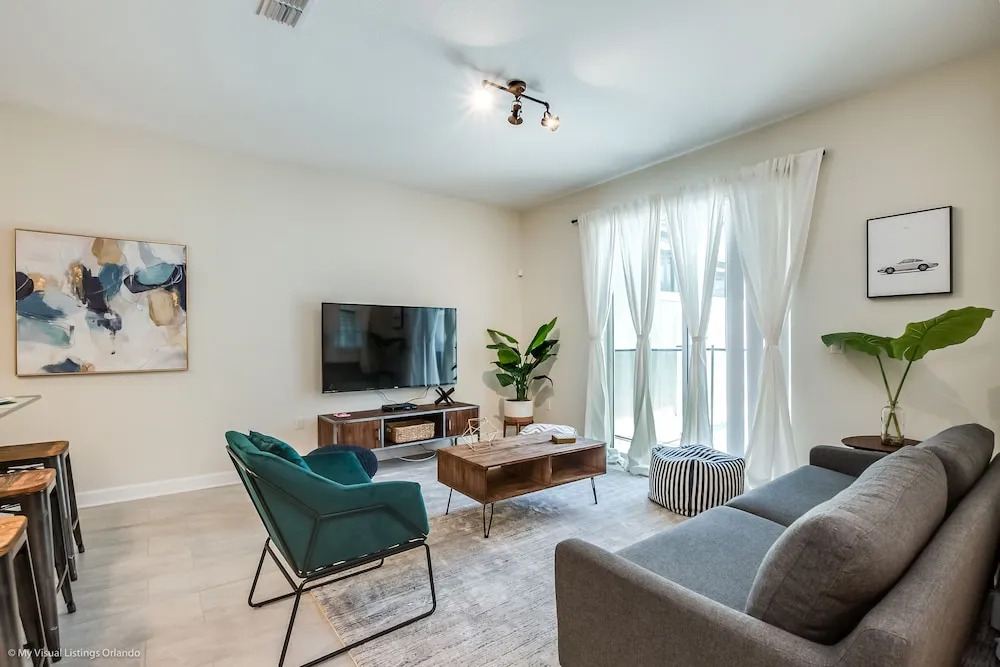 Stylish Home w/ Private Pool, 10 Min. From Disney!