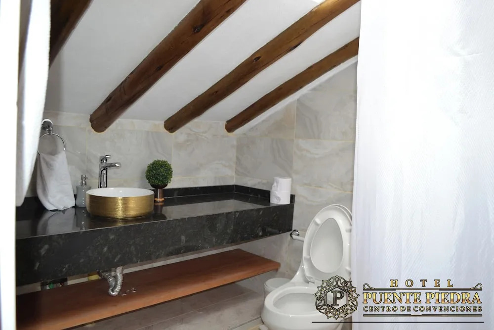 Hotel Puente Piedra