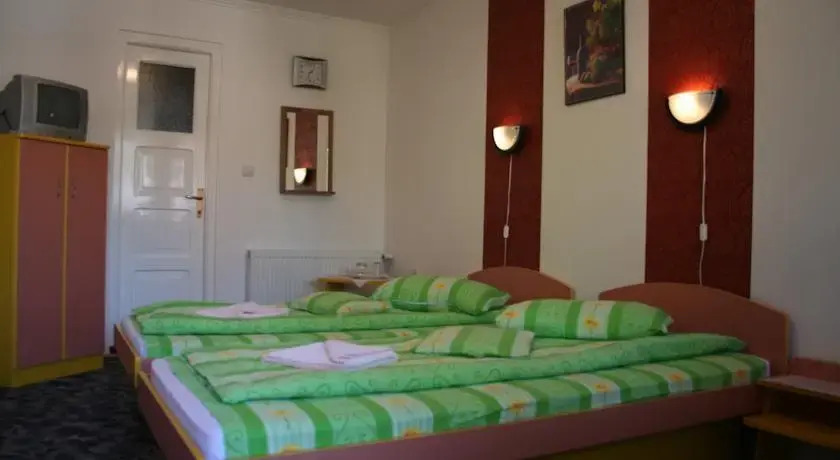 Sziklakert Panzió