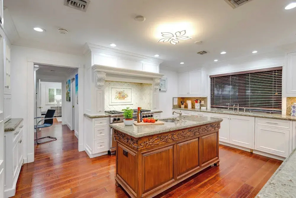 5mins to Beach Pool + Hot Tub Billiards Coral Ridge Getaway by Avantstay