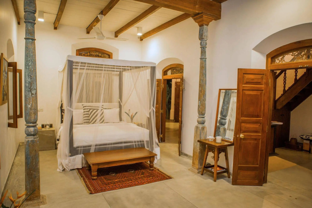MO River House Luxury Villa