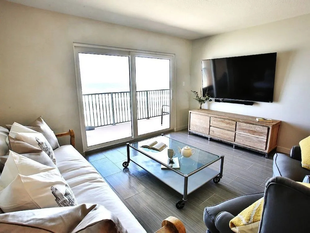 4495 S. Atlantic Ave #306S 2/2 Ocean front - 2 Br condo by RedAwning