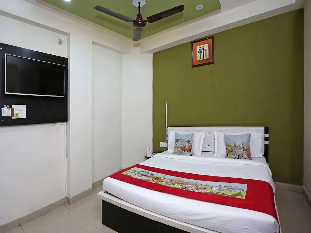 OYO 7773 Hotel Simran Palace