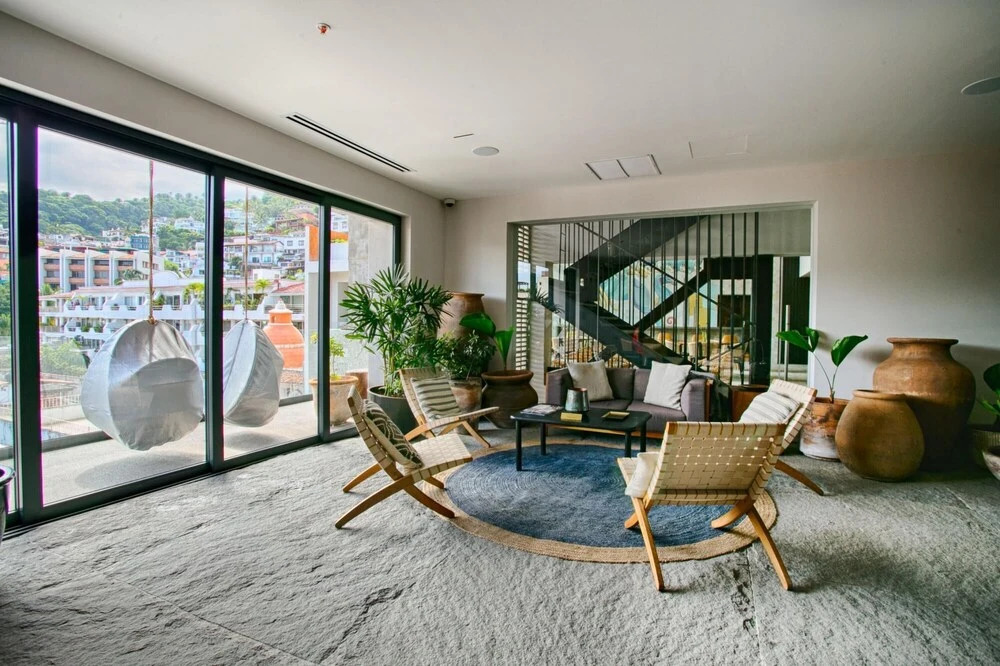 Sailview 703 Romantic Zone Rooftop Pool Ocean Views