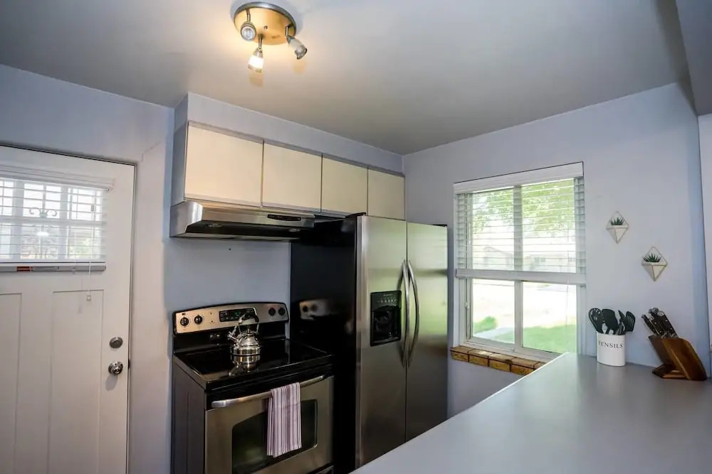 The Denver Den in Mayfair Park Enormous Backyard With Grill Sleeps 7