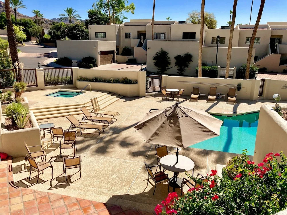 New Listing! “Phoenix Rose” On The Fairway Townhouse