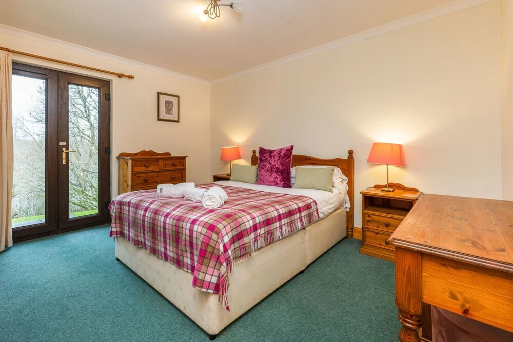 2 Bedroom Lodge With Hot Tub Sauna , Full Kitchen, Lounge, 2 Bathrooms