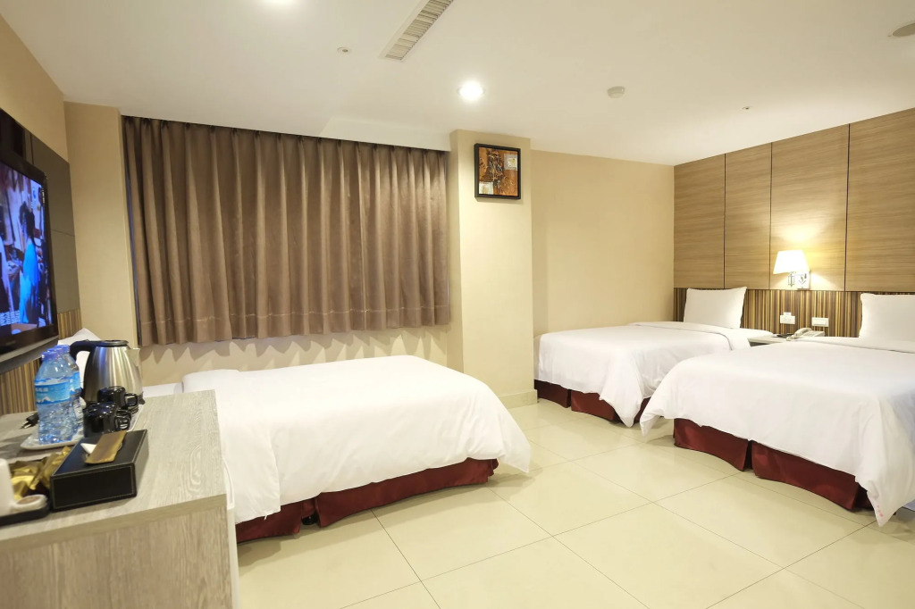 Delton Hotel Love River