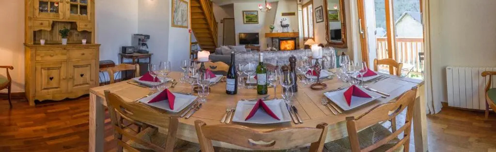 Ski Peak - Chalet Lucette - bijoux style 200m from the piste