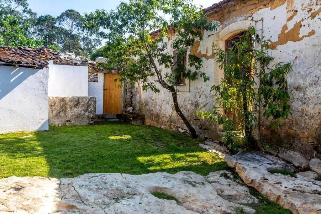 Casal das Fontainhas- Country Farmhouse with Pool