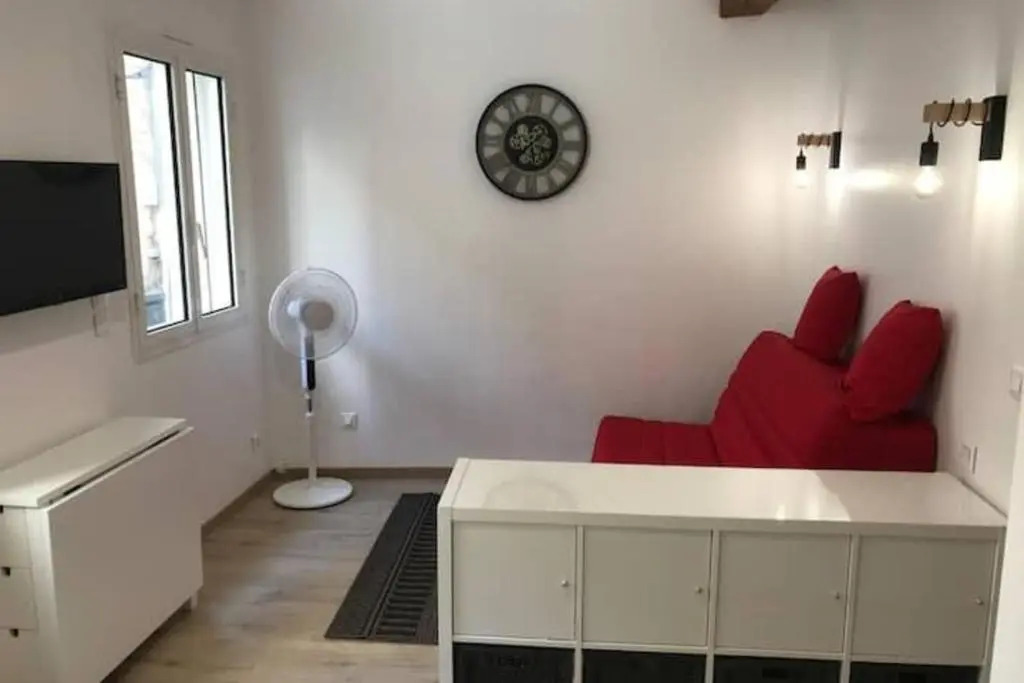 Quiet Studio for 2 Near Palais Des Papes