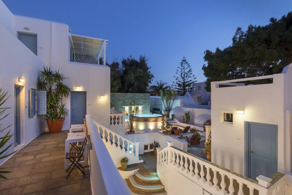 Carbonaki Hotel