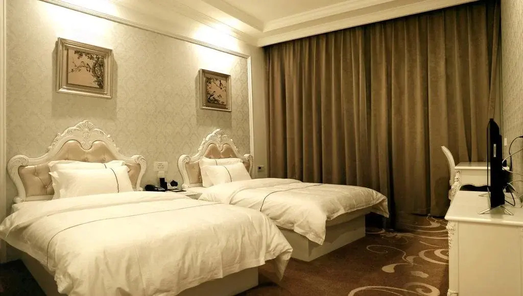 Castell Hotel, Qidong