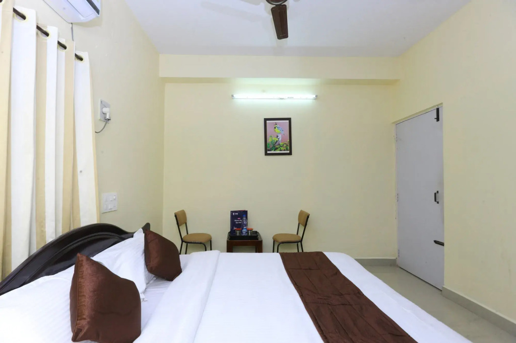 Rallapalli Service Apartments By OYO Rooms