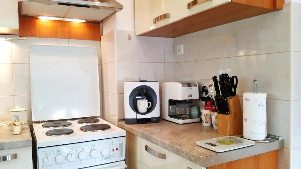 Apartment 28