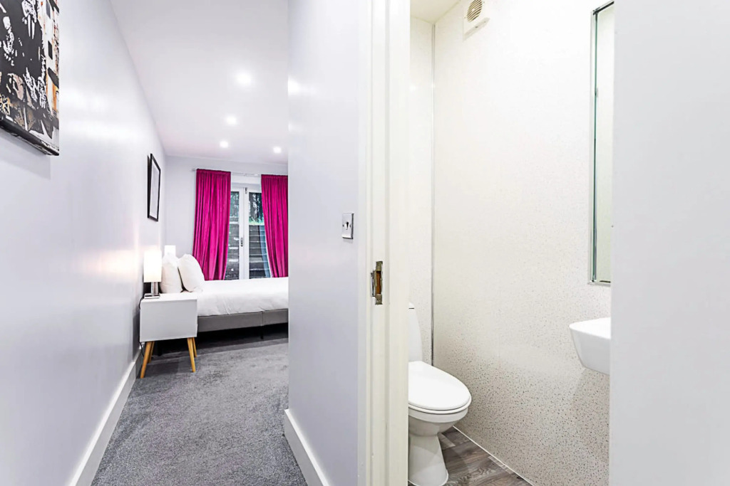Bright Clapham Apartment