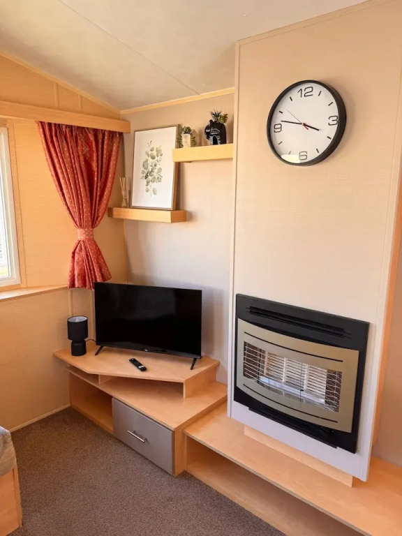3 Bed Caravan - Side Gated Decking, Wifi, Pets