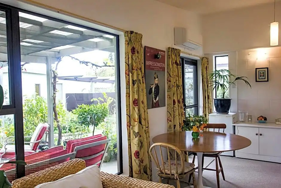 Magnolia House
