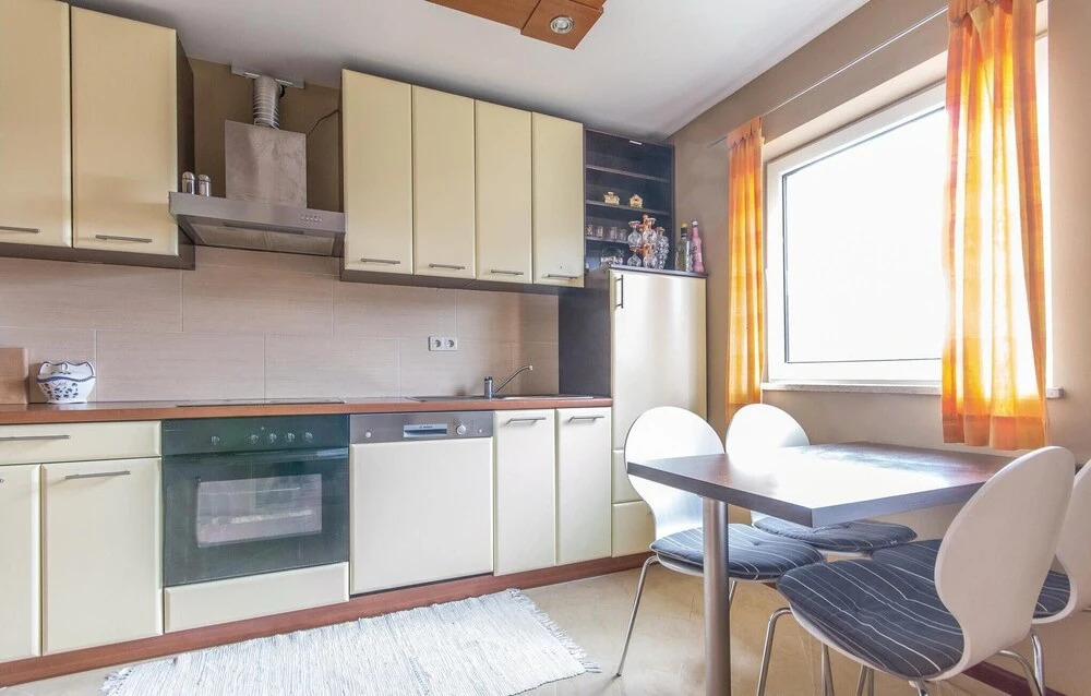Three-Bedroom Holiday Home In Porec