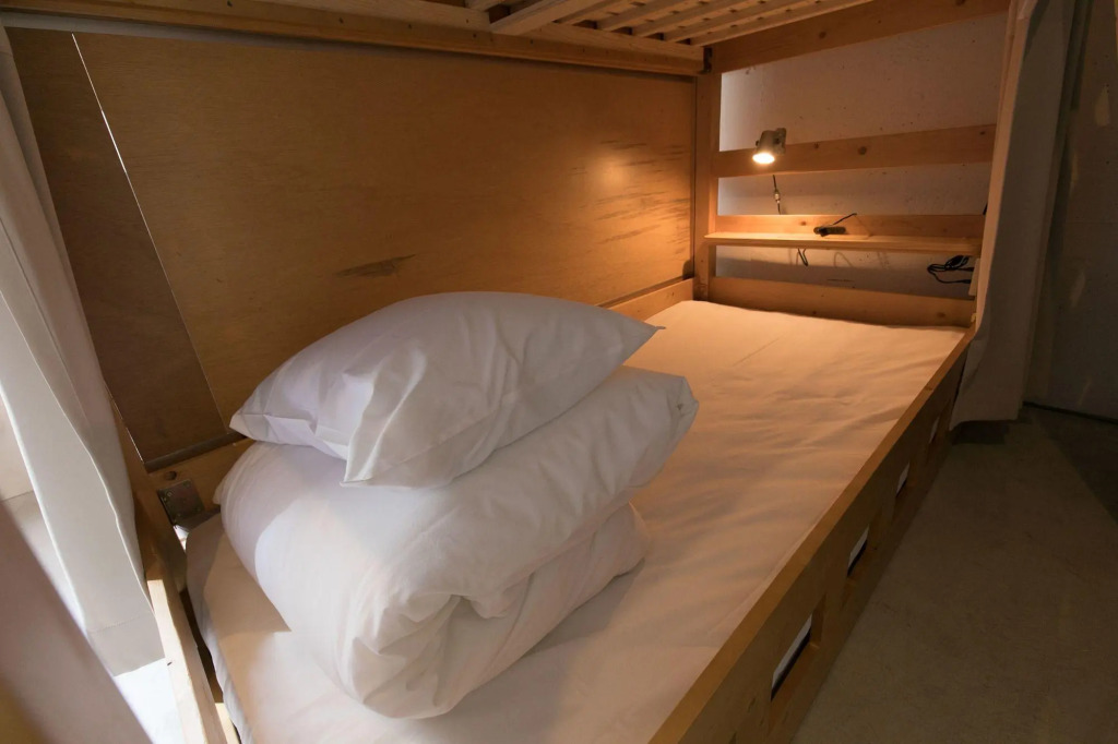 hostel DEN