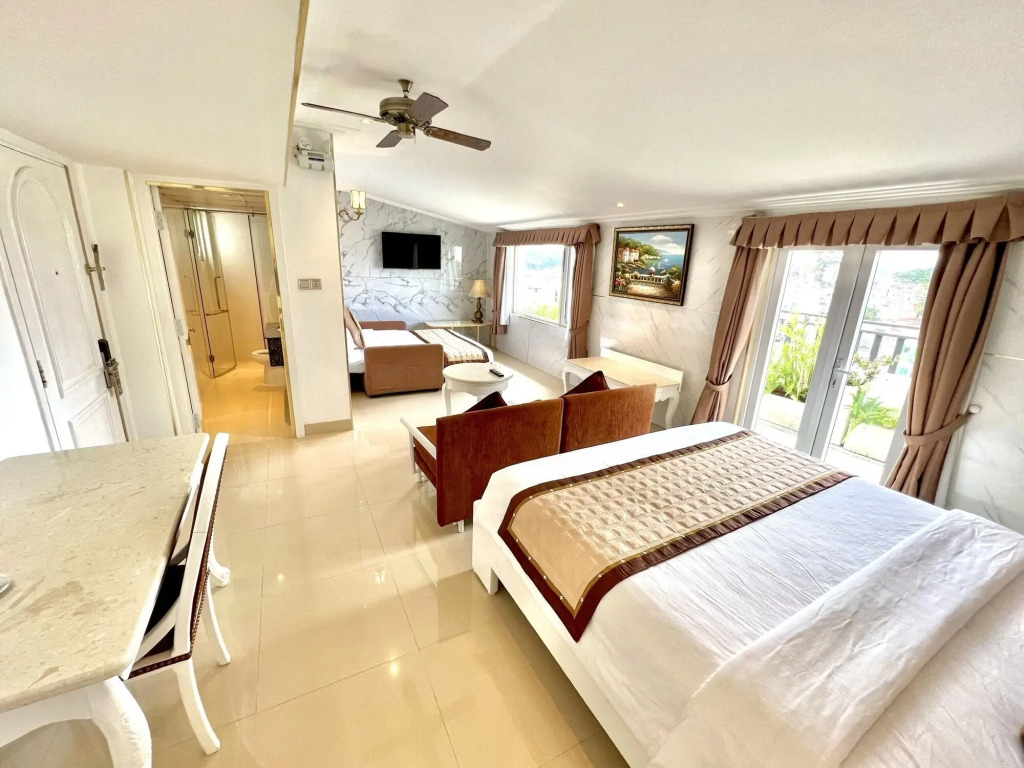Tulip Hotel 3