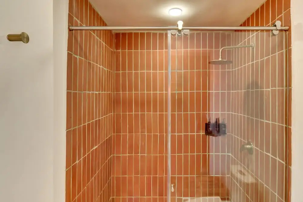 w Beautiful 1BR Retreat in Vibrant Zona T