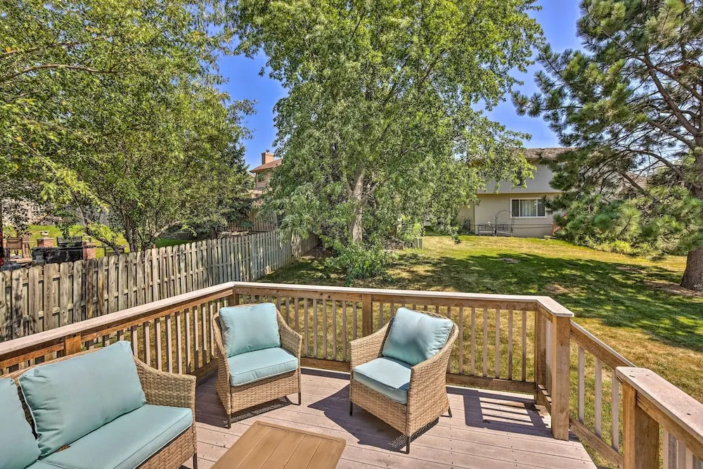 Modern Boho Gem: Yard + 10 Mi to Baxter Arena