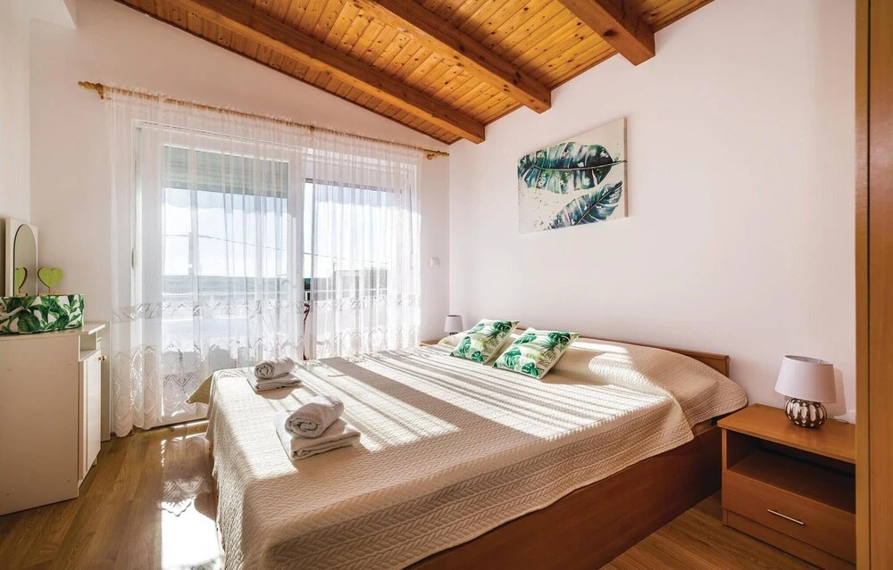 Stunning Home in Debeljak With Wifi and 6 Bedrooms
