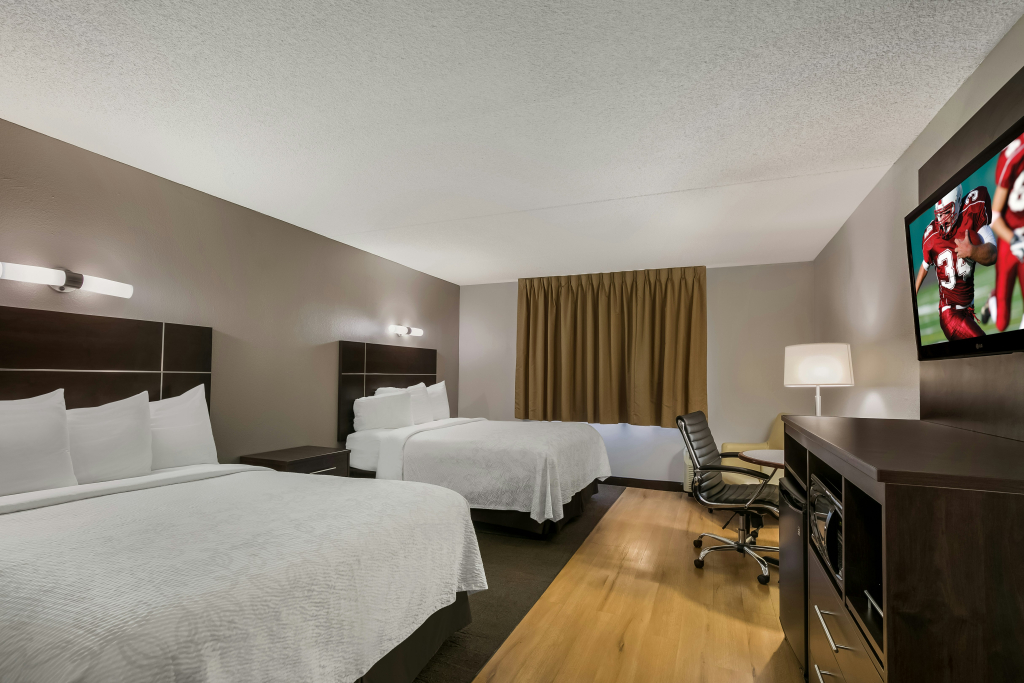 Red Roof Inn PLUS+ & Suites Knoxville West - Cedar Bluff